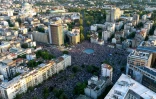 Photo aérienne d'une manifestation antigouvernementale à Belgrade le 23 mai 2026