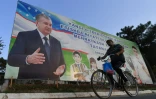 Affiche du président ouzbek Chavkat Mirzioïev à Termez, le 15 août 2025 