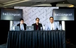 Eliot Higgins (centre), fondateur de Bellingcat, en conférence de presse à Scheveningen aux Pays-Bas, le 25 mai 2018