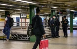 Des policiers dans la station de métro de Union Square, à New York, le 10 mai 2021