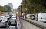 Embouteillages le 13 octobre 2016 sur le Quai des Tuileries à Paris, où une partie des voies a été fermée à la circulation automobile pour piétonniser les berges