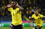 La joie de l'attaquant suédois Alexander Isak, après avoir égalisé (1-1) face à l'Espagne, lors des qualifications pour le Mondial-2022 au Qatar, le 2 septmembre à Solna