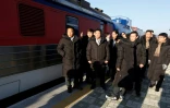 Des experts sud-coréens se préparent à un voyage en train exceptionnel en Corée du Nord pour étudier la possible reconnexion des réseaux ferrés des deux pays, le 30 novembre 2018 à la gare de Dorasan, à Paju