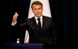 Le président français Emmanuel Macron donne une conférence de presse, le 17 mai 2025 à Tirana