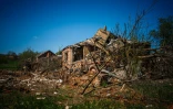 Une maison détruite par des tirs d'artillerie à Siversk, dans la région orientale ukrainienne de Donetsk, le 2 mai 2023