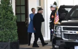 Le président ukrainien Volodymyr Zelensky quitte la Maison Blanche après son altercation avec Donald Trump, le 28 février 2025