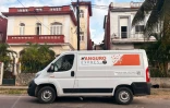 La camionnette d'une société américaine de livraison dans un quartier de La Havane, le 22 mai 2024 à Cuba