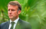 Le président Emmanuel Macron, le 15 août 2024 à Boulouris-sur-Mer, dans le Var