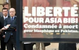 Le maire de Bordeaux, Alain Juppé, lors d'une manifestation de soutien à Asia Bibi, le 16 mars 2015 dans sa ville