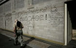 Graffiti sur un mur de Bordeaux avant le mouvement "Bloquons tout", le 9 septembre 2025