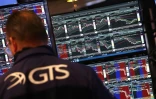 Des écrans d'indices boursiers, le 23 mai 2025 à  la Bourse de New York