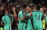 Cristiano Ronaldo au milieu des joueurs Ă l'issue du match Portugal/Croatie le 25 juin 2016 Ă Lens