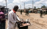 Opération de police dans le bidonville de Kawangware à Nairobi, au Kenya, le 28 octobre 2017