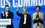 Le président du RN Jordan Bardella et la présidente du groupe RN à l'Assemblée Marine Le Pen avec le candidat RN aux municipales à Châlons, Achille Bisiaux, le 18 mars 2026 à Châlons-en-Champagne