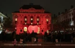 Le théâtre des Célestins est  illuminé à l'occasion de la Fête des Lumières, à Lyon, le 7 décembre 2016