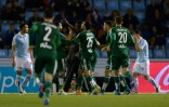 Alfred N'Diaye (au milieu) et ses coéquipeirs célèbrent son but pour le Betis Séville, le 16 avril 2016 à Vigo