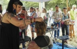 Salon de coiffure pour une coupe mulet lors du championnat d'Europe de cette coupe de cheveux, à Chéniers (centre), le 4 septembre 2021