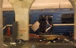 Un wagon de métro éventré après un attentat à Saint-Pétersbourg, le 3 avril 2017