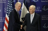 Le vice-président américain Joe Biden et l'ancien président israélien Shimon Peres le 8 mars 2016 à Tel Aviv