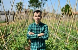 Ngo Xuan Quyet, ancien vendeur de pesticides, s'est reconverti dans l'agriculture raisonnée, le 22 octobre 2020 à la ferme de Cat Lai Co-op, près de Hanoï, au Vietnam