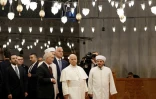 Le pape Léon XIV visite la Mosquée bleue à Istanbul, le 29 novembre 2025, au troisième jour de sa visite en Turquie