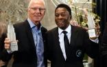 Beckenbauer avec son ami et ex-coéquipier au Cosmos New-York Pelé, à l'Empire State Building en avril 2015.