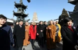 Emmanuel et Brigitte Macron visitent la pagode de la Grande pagode de l'oie sauvage, Ă Xian, en Chine, le 8 janvier 2017