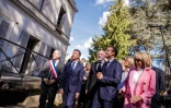 Emmanuel Macron, son épouse Brigitte, Stéphane Bern visitent la Villa Viardot à Bougival le 15 septembre 2018 dans la cadre des journées du Patrimoine.
