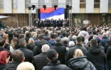 Des partisans du chef politique des Serbes de Bosnie, Milorad Dodik, lors d'un meeting à Banja Luka, le 26 février 2025