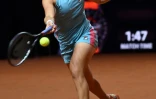 L'Australienne Ashleigh Barty, lors de la finale du tournoi de Stuttgart contre la Bélarusse Aryan Sabalenka, le 25 avril 2021