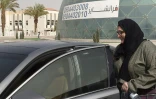 Rim Farahat, une Saoudienne, prend le volant pour la première fois, en tant que conductrice pour une compagnie de VTC, le 24 juin 2018 à Ryad