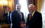 Le Premier ministre libanais Saad Hariri (g) et le secrétaire d'Etat américain Rex Tillerson, le 8 décembre 2017 à l'Elysée, à Paris