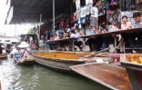 Marché flottant de Damnoen Saduak à une centaine de kilomètres dans le Sud-Ouest de Bangkok en Thaïlande