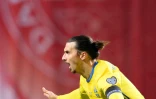 Le capitaine de l'équipe de Suède Zlatan Ibrahimovic exulte après un doublé face au Danemark , le 17 novembre 2015 à Copenhague