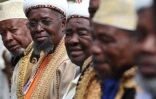 Dimanche 17 Avril 2011

Le président Sambi à la mosquée du Port
