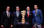 L'Espagnol Alberto Contador, l'Italien Fabio Aru, son compatriote Vincenzo Nibali et le tenant du titre néerlandais Tom Dumoulin, lors de la présentation officielle du Giro-2018 à Milan 