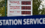 Un panneau indiquant les prix du carburant dans une station-service à Sausheim, en Alsace, le 16 septembre 2026