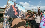 Des partisans de l'ex président ivoirien Laurent Gbagbo célèbrent son acquittement le 15 janvier 2019 dans sa ville natale de Gagnoa.