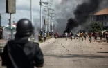 Heurts entre policiers et manifestants après les résultats de la présidentielle, le 21 octobre 2020 à Conakry, en Guinée