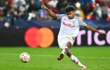 L'attaquant allemand de Salzbourg Karim Adeyemi marque son second pénalty face à Lille, lors de leur match de poule de la Ligue des Champions, le 29 septembre 2021 à Salzbourg </p>