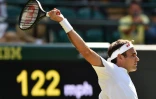 Le "Roi de Wimbledon" Roger Federer facile vainqueur du Britannique Jay Clarke au deuxième tour sur le gazon londonien, le 4 juillet 2019