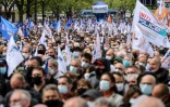 Manifestation des policiers devant l'Assemblée nationale, le 19 mai 2021 à Paris