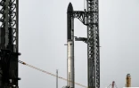 La nouvelle fusée Starship V3 de SpaceX , vue depuis South Padre Island, arrimée à la base spatiale Starbase lors du 12ᵉ vol d'essai, le 21 mai 2026 au Texas