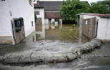 Des sacs de sable pour se protéger des inondations à Reichertshofen, en Allemagne, le 3 juin 2024