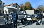 Des journalistes attendent devant le poste de police à Nice où le milliardaire russe Suleiman Kerimov est interrogé, le 22 novembre  2017 