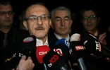 Le gouverneur de la province de Kocaeli, Seddar Yavuz, parle à la presse après qu'un assaillant a pris en otages des employés d'une usine du groupe américain Procter & Gamble à Kocaeli, près d'Istanbul, le 1er février 2024