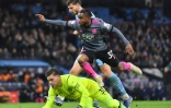 L'attaquant de Leicester Ademola Lookman trompe le gardien brésilien de Manchester City Ederson, le 26 décembre 2021 à Manchester