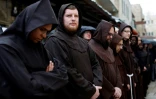 Des moines franciscains dans la Vieille ville de Jérusalem au cours d'une procession, le 16 mars 2018