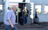 Julian Assange à l'aéroport londonien de Stansted après sa libération, le 24 juin 2024