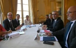 Table de négociations avec le Premier ministre Jean Castex (g) et les partenaires sociaux à Matignon, le 9 juillet 2020.